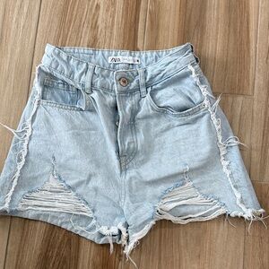 Zara Light Wash Frayed Denim Shorts